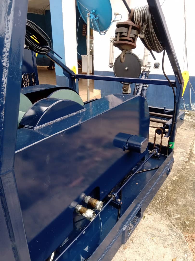 Pressure control and wellhead equipment for slickline