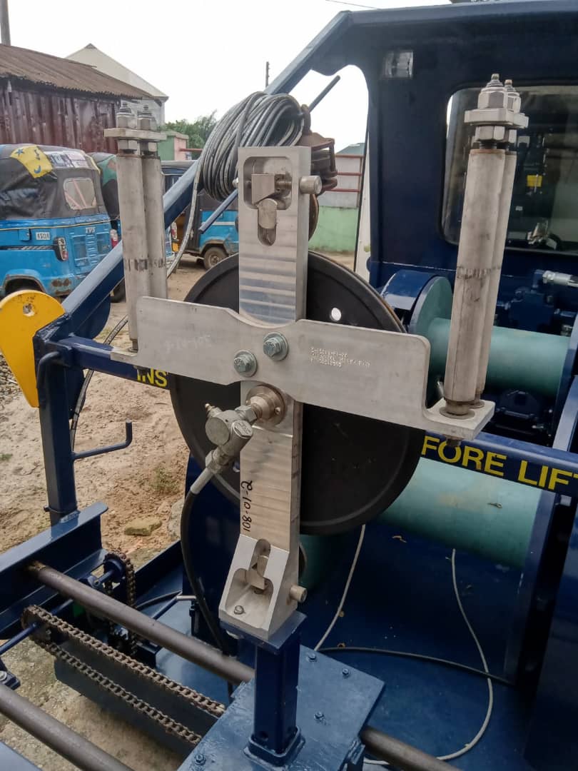 Pressure control and wellhead equipment for slickline